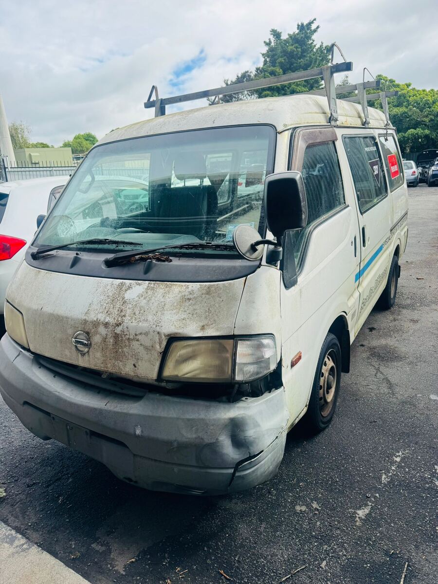 Old Nissan Vanette van collected by our South Auckland van wreckers